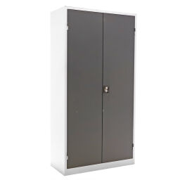 Casiers, vestiaire et armoires armoire d'équipement 2 portes d'occasion.  L: 1000, P: 450, H: 1970 (mm). Code d’article: 77-A106986-01