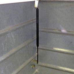 Gebrauchte Auffangwanne Stahl Auffangwanne Auffangwanne mit Gitterboden Artikelzustand:  Gebraucht.  L: 1460, B: 1390, H: 1405 (mm). Artikelcode: 98-5690GB
