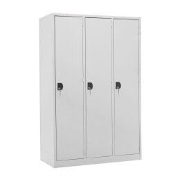 Cabinet locker cabinet 3 doors (cylinder lock) used.  W: 1190, D: 500, H: 1800 (mm). Article code: 77-A106672