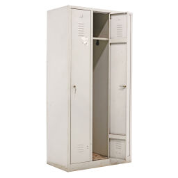 Cabinet wardrobe 3 doors (cylinder lock) used.  W: 890, D: 500, H: 1800 (mm). Article code: 98-5895GB