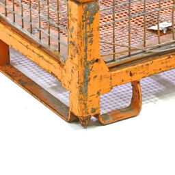 Mesh Stillages stackable and foldable 2 flaps at 1 short/long side used.  L: 1195, W: 997, H: 935 (mm). Article code: 98-5962GB