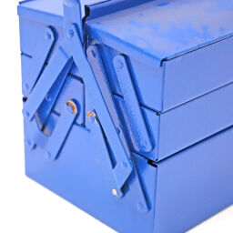 Transport case toolbox with 5 compartments