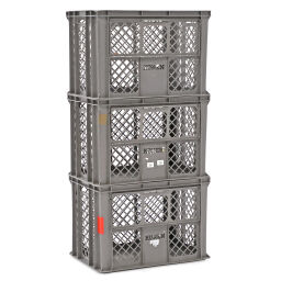 Stacking box plastic stackable B-quality, with damage used Material:  plastic.  L: 600, W: 400, H: 410 (mm). Article code: 98-6115GB