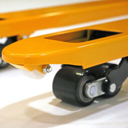 Pallet truck standard fork length 1150 mm, with rubber wheels  lifting height 80-200 mm.  L: 1540, W: 550, H: 1220 (mm). Article code: 99-1542-RW-01