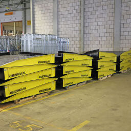 Verstärkte Container-Auffahrrampe aus Stahl, lackiert, Tragkraft 5000 kg