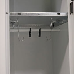 Gebrauchte Schrank Kleiderspind 4 Türen (Vorhängeschloss).  B: 1200, T: 500, H: 1800 (mm). Artikelcode: 77-A038448