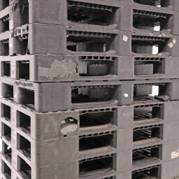 Pallet Plastic pallet stackable used.  L: 1200, W: 800, H: 140 (mm). Article code: 98-6180GB-B