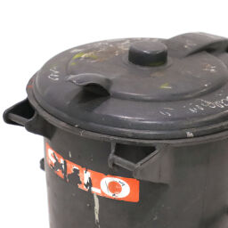 Gebrauchte Abfalleimer für Außenbereich Abfall und Reinigung Kunststoff Mülltonne mit Scharnierdeckel Artikelzustand:  Gebraucht.  L: 560, B: 560, H: 920 (mm). Artikelcode: 98-6250GB