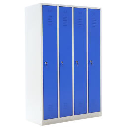 Gebrauchte Schrank Kleiderspind 4 Türen (Zylinderschloss).  B: 1200, T: 500, H: 1800 (mm). Artikelcode: 77-A901542-01