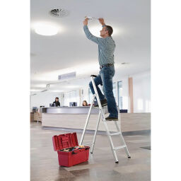 Industrietreppe einseitig begehbar, 7 Stufen inkl. plattform