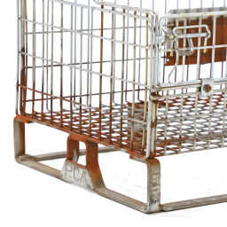 Wire basket fixed construction stackable 1 flap at 1 long side used.  L: 780, W: 570, H: 480 (mm). Article code: 98-6333GB