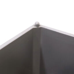 Palettenboxen mit 2 Kufen und 4 Lenkrollen