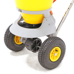 Snow clearing equipment gritting truck gritting width of 1 to 4 metres