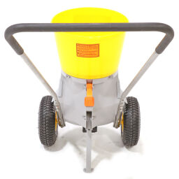 Snow clearing equipment gritting truck gritting width of 1 to 4 metres