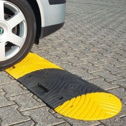Traffic marking safety and marking accessories speed bump end piece up to 20 km/h - yellow