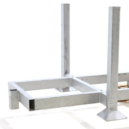 Storage pallet for construction industry fixed construction stackable convient pour montants 48.3x3.25 mm