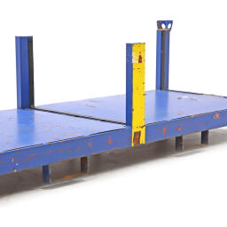 Container for long goods stackable incl. insertion runners 