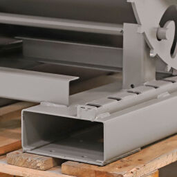 Automatic tilting automatic tilting container standard