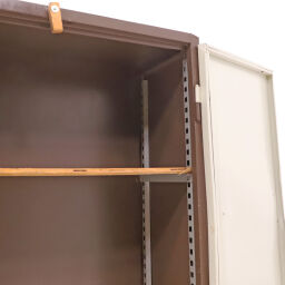 Casiers, vestiaire et armoires armoire d'équipement avec 2 portes battantes et 3 étagères