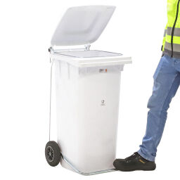 Gebruikte minicontainer afval en reiniging voetpedaal