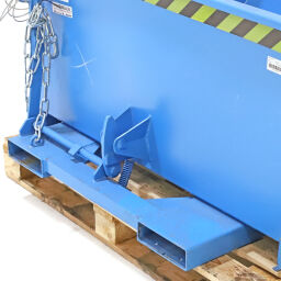 Tilting container used automatic tilting container low construction height