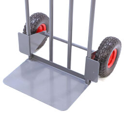 Sack truck fixed construction with puncture-proof tyres