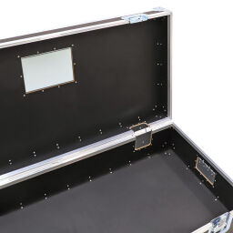 Flightcase with double closure and handle