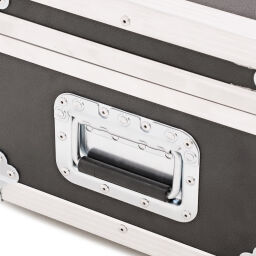 Flightcases met dubbele sluiting en handgrepen