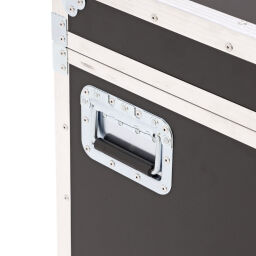 Flightcases met dubbele sluiting en handgrepen