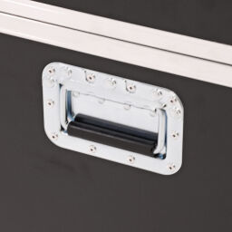 Flightcase with double closure and handle