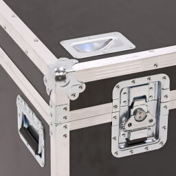 Flightcases met dubbele sluiting en handgrepen