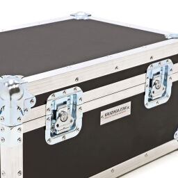 Flightcases met dubbele sluiting en handgrepen