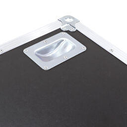 Flightcases met dubbele sluiting en handgrepen