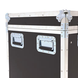 Flightcases met dubbele sluiting en handgrepen